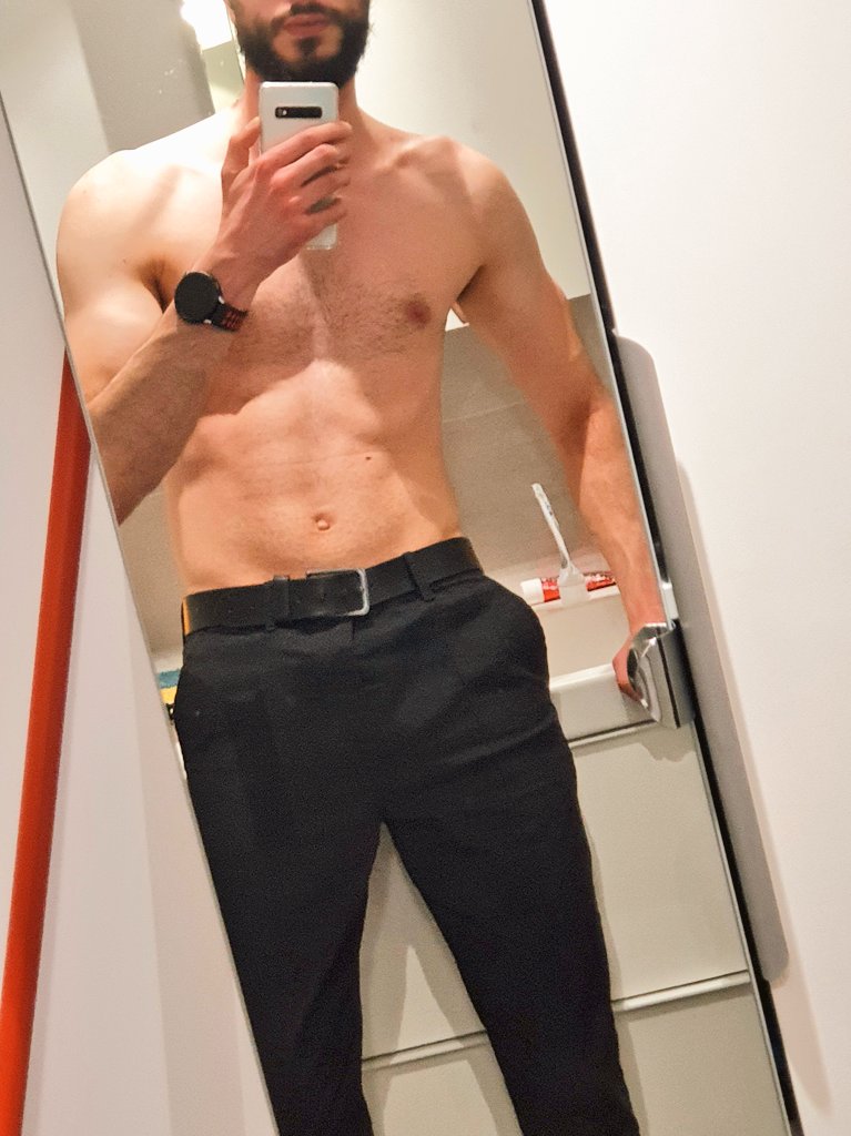 French7ime's tweet photo. Happy new year @French7ime #Christmas #HappyNewYear #gayfr #AlphaWhiteMale #GayDomination #MuscleAlpha #bodymaker #worshipme #sexymood https://t.co/5kAFQ0So0W