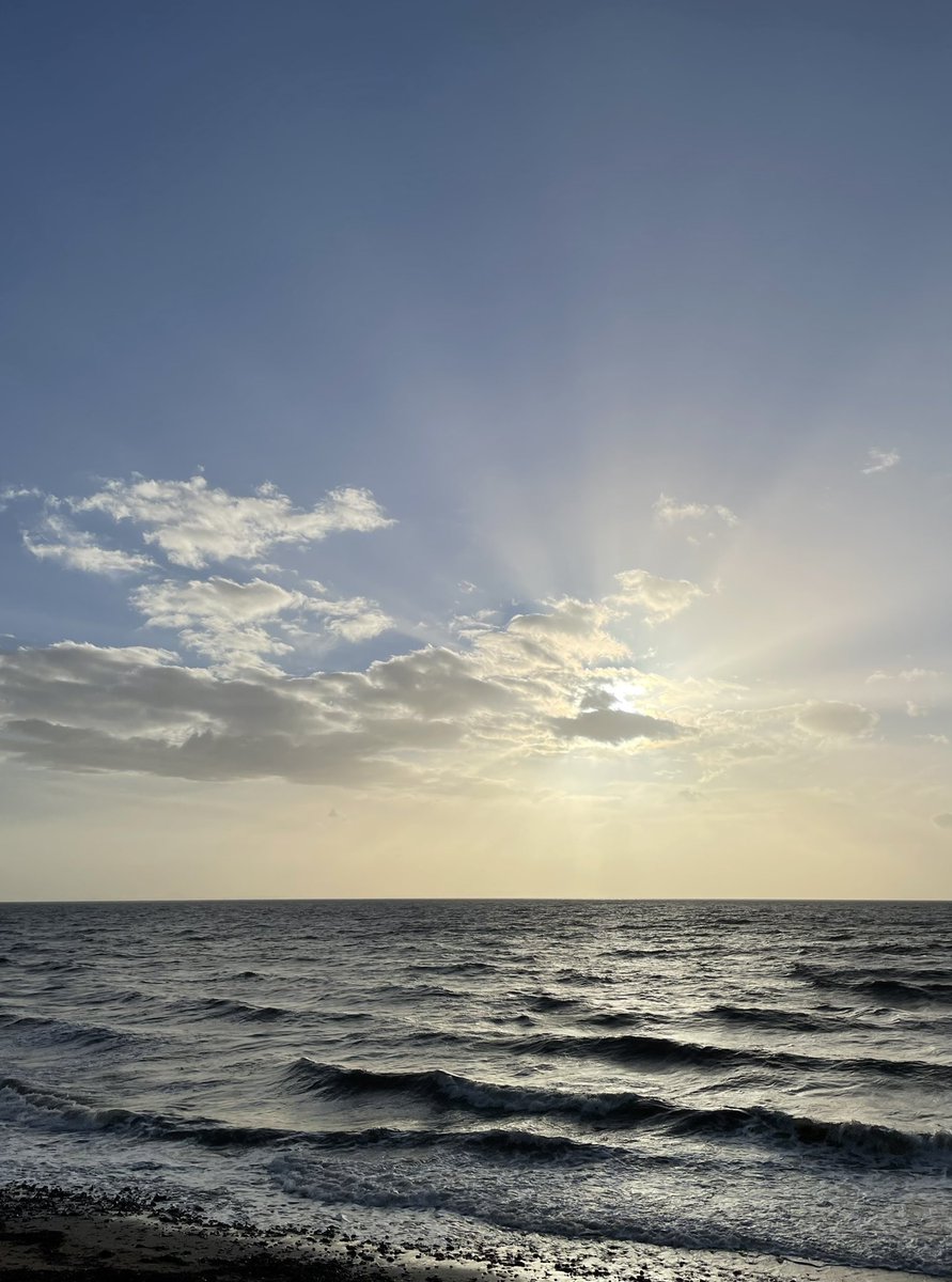 Sun breaking through to shine light on a New Year.

Perfect conditions for the first walk of 2022.