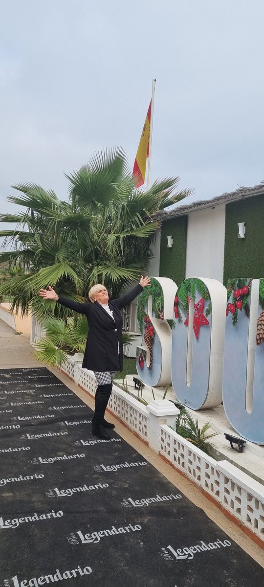 Merchedemelilla's tweet photo. Nadie puede volver atrás y comenzar de nuevo, pero cualquiera puede comenzar hoy mismo y hacer un nuevo final.

#BuenosDías #FelizSábado
#postureoenañonuevo
#simplementefeliz 😍
#sefelizyquenotecuentenhistorias https://t.co/zvsbZQyqKG