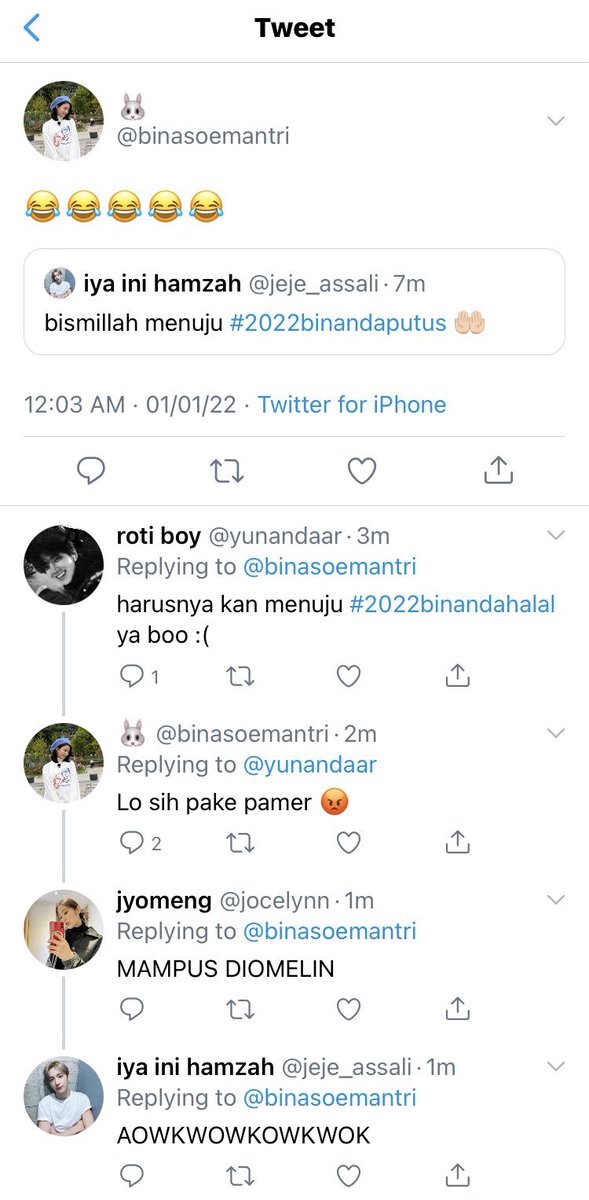 ailurouphiIe's tweet photo. ; bonus percakapan dan tweet wtp sisa tahun baruan di rumah Pak RT semalem ◡̈ https://t.co/gUbvD1Axl9