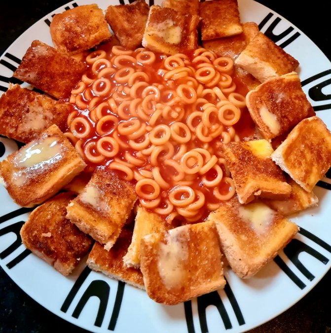 PaleetY's tweet photo. Something to get me through to lunch #starving #hungry #hunger #depression https://t.co/51MdokBOHh