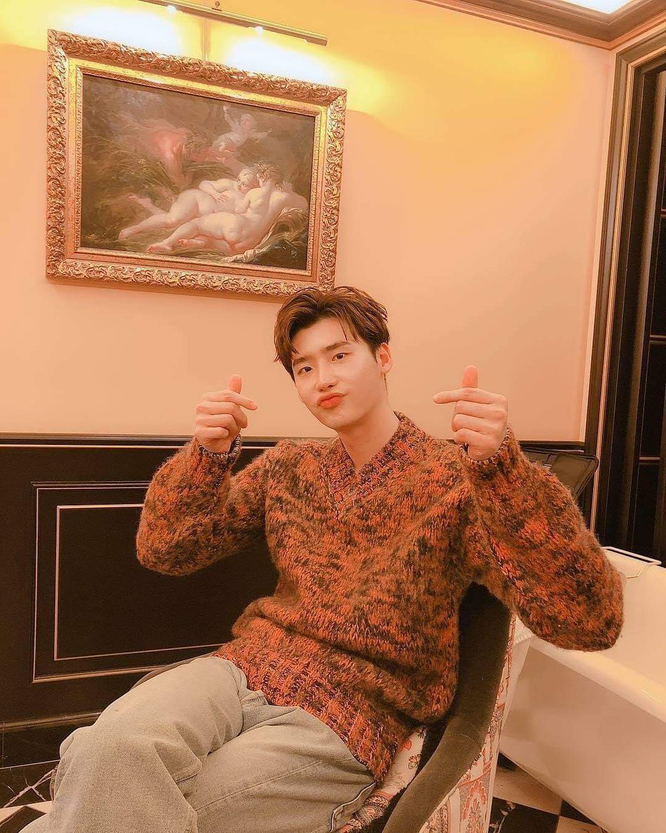 OfRecklessAgent's tweet photo. 🐺 สวัสดีปีใหม่ครับ ปีนี้ก็มาใช้ชีวิตให้เต็มที่กันอีกปีนะ

และฝากตัวกับทีมด้วยอีกปีครับ @ofprettyagent @ofscorpiusagent  @oflynxagent @ofcruxagent https://t.co/yApaz5Xrzq
