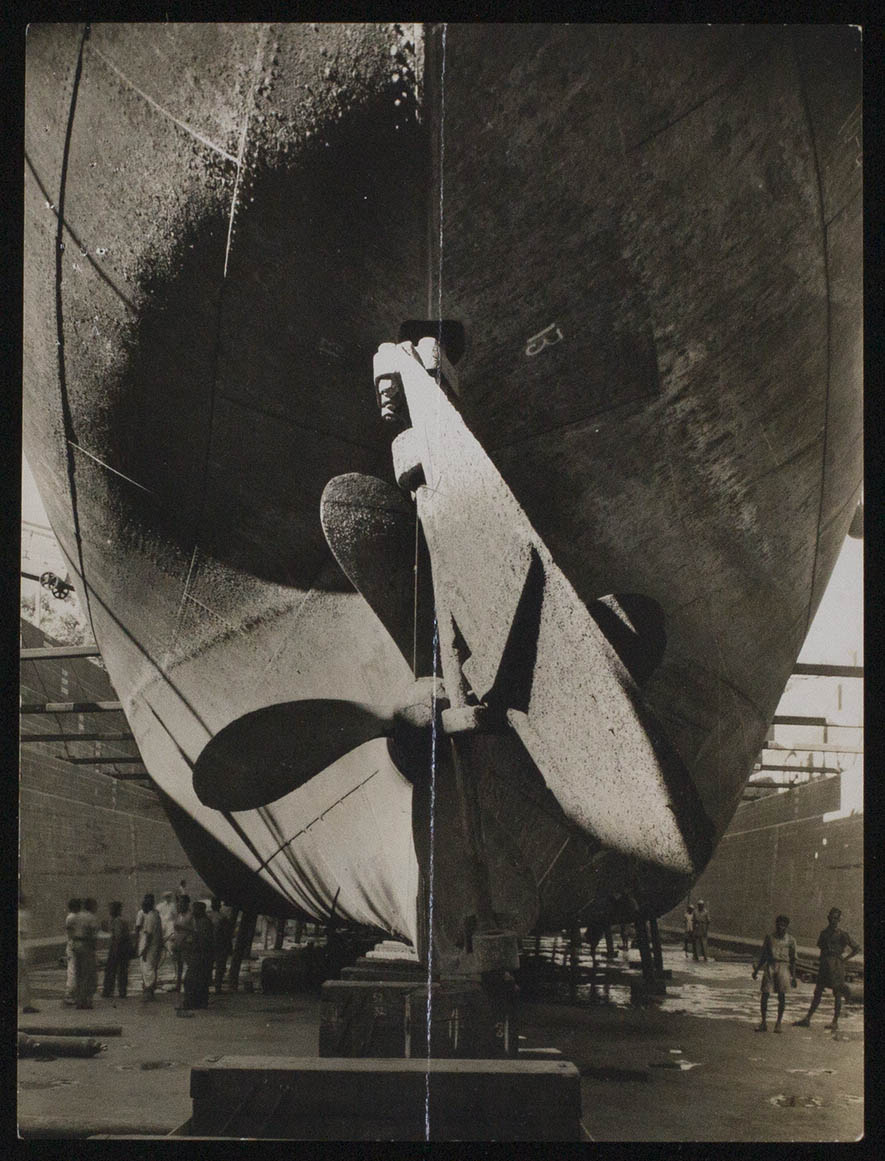 LRFHEC's tweet photo. What an amazing #WeekendFind 😍 A Photograph of Stern Frame of Kalmarsund IX!
Who can spot all the members of staff 👀 Look how small they all are!! https://t.co/qaCIWOXroC