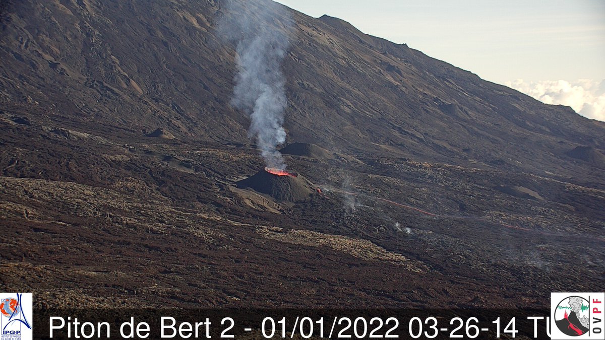 🌋L'éruption qui a débutée le 22 décembre se poursuit avec des conditions météorologiques ⛅️ meilleures que les jours précédents sur le site éruptif.
ℹ️Retrouvez le communiqué de l'OVPF en suivant le lien ipgp.fr/sites/default/…
☀️Bonne année à tous !!!
