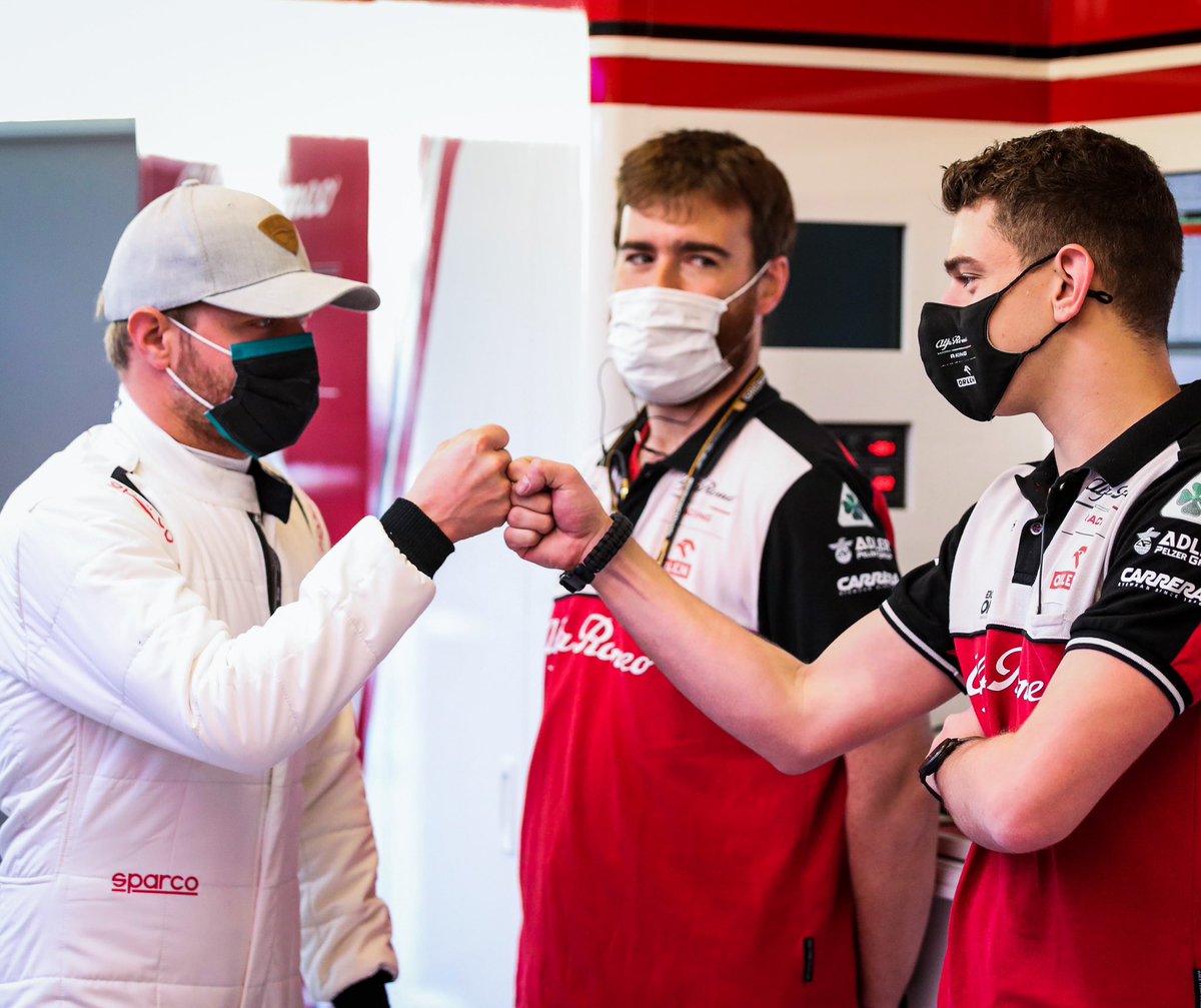 audif1_'s tweet photo. Welcome to the team, @ValtteriBottas! 🤜🏻🤛🏻 https://t.co/vD6yfRHT5y