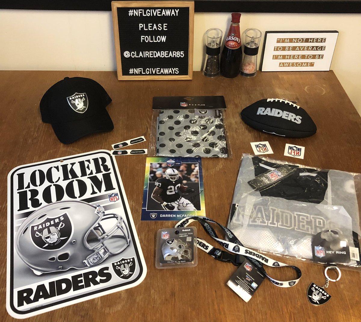 clairedabear85's tweet photo. #RaiderNation #NFLGIVEAWAY For a chance 2 #win this bet on black bundle including a #Signed pic by Darren McFadden. You MUST b following @clairedabear85 &amp; RT this link. The #Giveaway will run till the 7/1/22 &amp; is open 2 ALL #NFL fans globally #LVvsIND #NFLTwitter #NFLUK #LasVegas https://t.co/ax2DFE8BTH