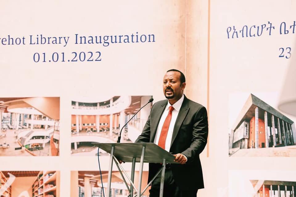 sifansifan36's tweet photo. ኢትዮጵያ ለልጆቿ የሥልጣኔን መንገድ መርጣለች። 
የሥልጣኔው መንገድ ደግሞ መማር፣ መመራመር፣ መወያየት፣ መከራከር፣ በሐሳብ መሸናነፍ፣ ዕውቀትን ማነፍነፍ፣ በአመክንዮ፣ በማስረጃና በመረጃ ላይ መመሥረት ናቸው።
 
ጠቅላይ ሚኒስትር ዐቢይ አህመድ https://t.co/fzT676S6g3