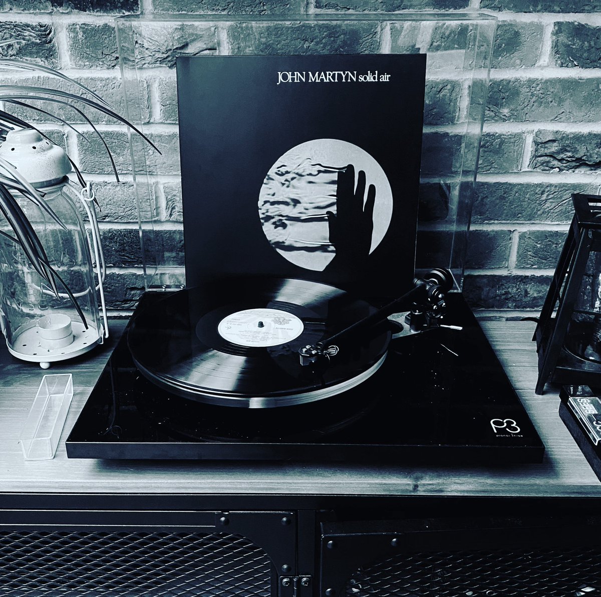 And now for some New Years Day relaxation 😊…
#newyear #newyearsday #positivity #positivevibes #newstart #mellow #genius #relaxationmusic #solidaire #johnmartyn #nicememories #vinyllove