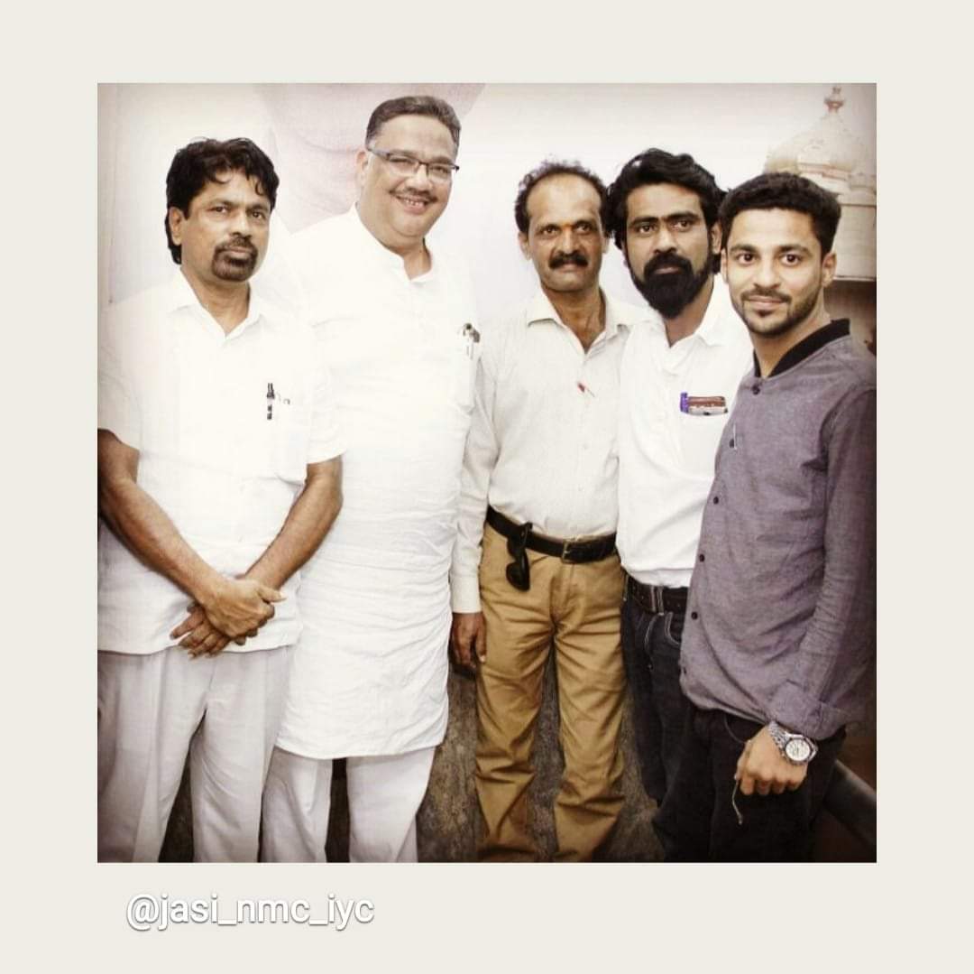 NmcJasi's tweet photo. ದೇಹದೊಳಗಿದ್ದ ಆತ್ಮ ಅಗಲಿ ಇಂದಿಗೆ ಎರಡು ವರ್ಷ.. ಹೌದು ನನ್ನ ರೋಹಿತಣ್ಣನ ಉಸಿರು ನಿಂತು ಎರಡು ವರ್ಷ ಕಳೆಯಿತು. ಈ ಎರಡು ವರ್ಷದಲ್ಲಿ ನೀವಿಲ್ಲದ ಬದುಕು ಹಾವು-ಏಣಿಯಂತೆ... ಈ ಬಾರಿ ನೀವು ಗ್ರೀನ್ ಸಿಗ್ನಲ್ ನೀಡಿ ಮದುವೆಯಾಗು ಎಂದ ಹುಡುಗಿಯ ಕೈ ಹಿಡಿದ್ದಿದ್ದೇನೆ... ಇನ್ನೊಂದು ನಿಮ್ಮ ಕನಸು ನನಸು ಮಾಡುವ ಜವಬ್ದಾರಿ ಬಾಕಿ ಇದೆ. ಮಿಸ್ ಯೂ ಅಣ್ಣಾ https://t.co/uY2nUEzp3C