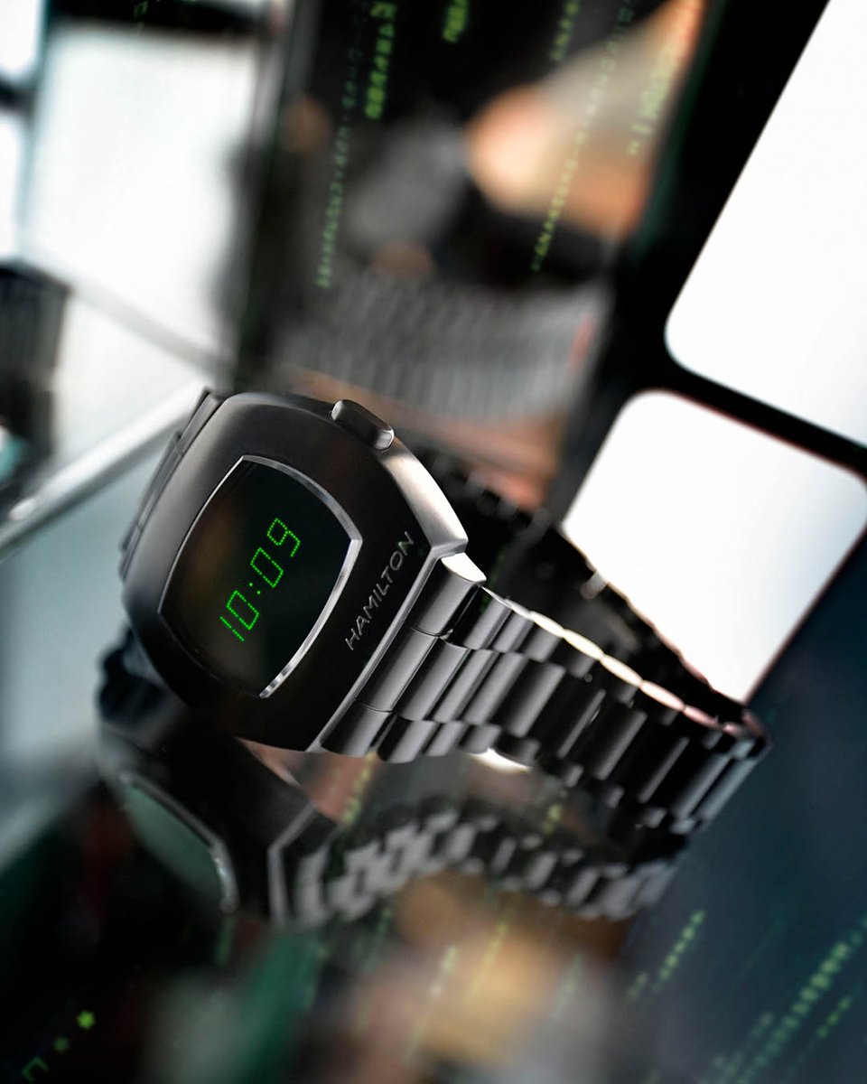 hamiltonwatch's tweet photo. A new year, a new #matrix. Make it unforgettable with the iconic PSR MTX: 
https://t.co/KNSfIyGMpl @TheMatrixMovie #hamiltonwatch #hamiltonPSR #film #movie #cinema (Ref.H52434130) https://t.co/pM1qH0om8X