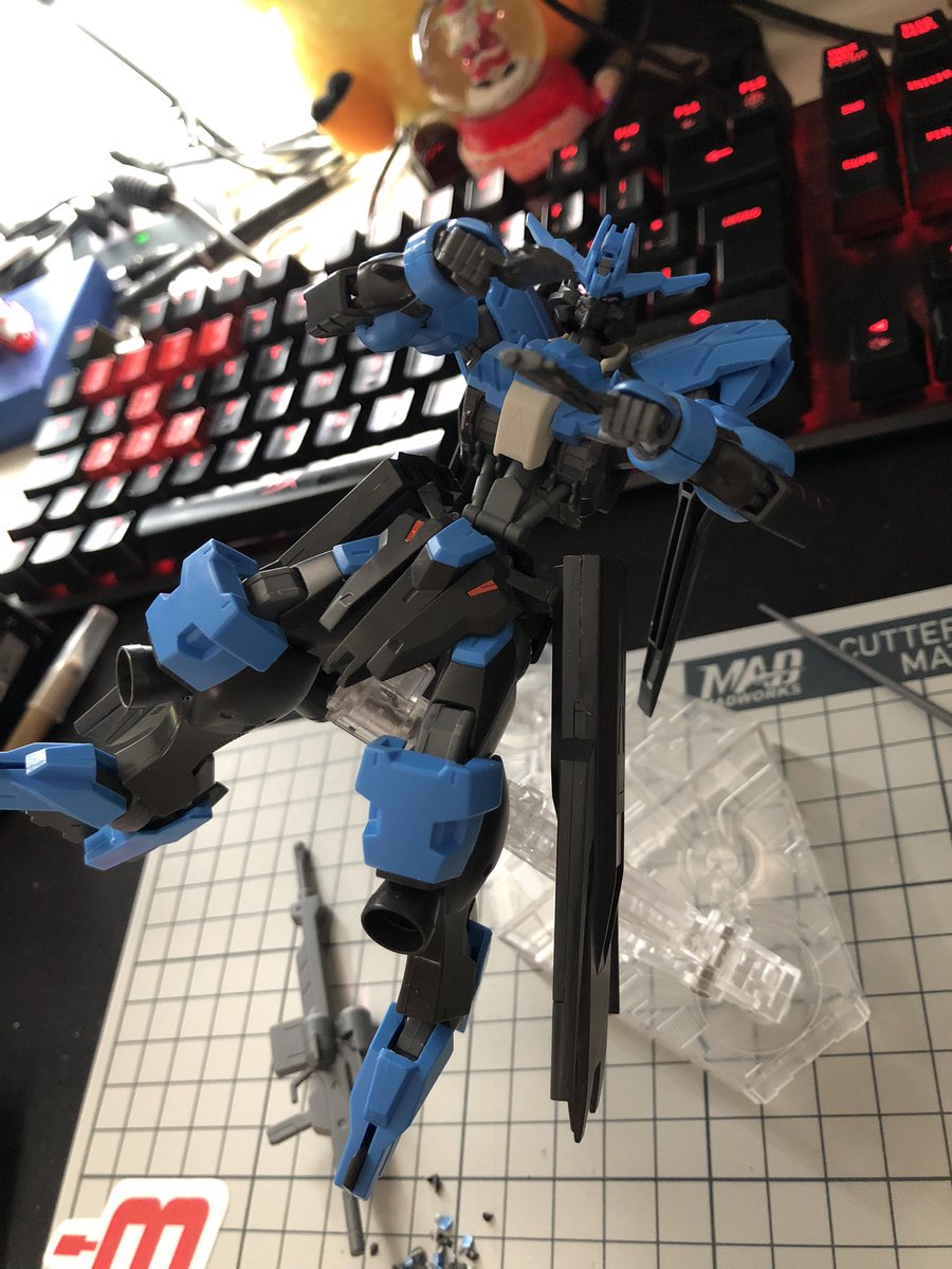 protoscuro's tweet photo. first build of the year! I actually enjoyed it a lot, and can’t wait to build another IBO kit 🦾 any recommendations? #gunpla #gunplaphotography #gunplaspain https://t.co/dUGLywQ3Tw