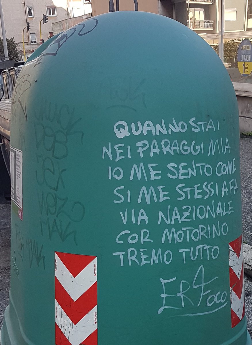 Alfredo Ferrante (@alfredoferrante) on Twitter photo Per i non Romani, questa dichiarazione d'amore su campana raccolta vetro (Tiburtina, 2022) fa riferimento alle miserevoli condizioni in cui versava la centralissima Via Nazionale, il cui manto stradale era poco più di una mulattiera (al momento, per metà riasfaltata). Per i non Romani, questa dichiarazione d'amore su campana raccolta vetro (Tiburtina, 2022) fa riferimento alle miserevoli condizioni in cui versava la centralissima Via Nazionale, il cui manto stradale era poco più di una mulattiera (al momento, per metà riasfaltata).