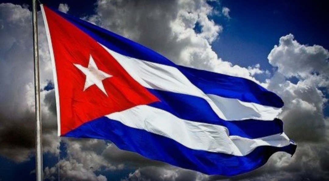 #Cuba 🇨🇺| Estoy orgulloso de ti, de tu tierra, de tu pueblo y tu gente, de la sangre mambisa que corre por mis venas, de cada niño que abraza con sus manos tiernas su bandera, de tu lucha permanente por y para todos. Feliz #63Aniversario de la #Revolucion @IsaGlezCmg @DiazCanelB