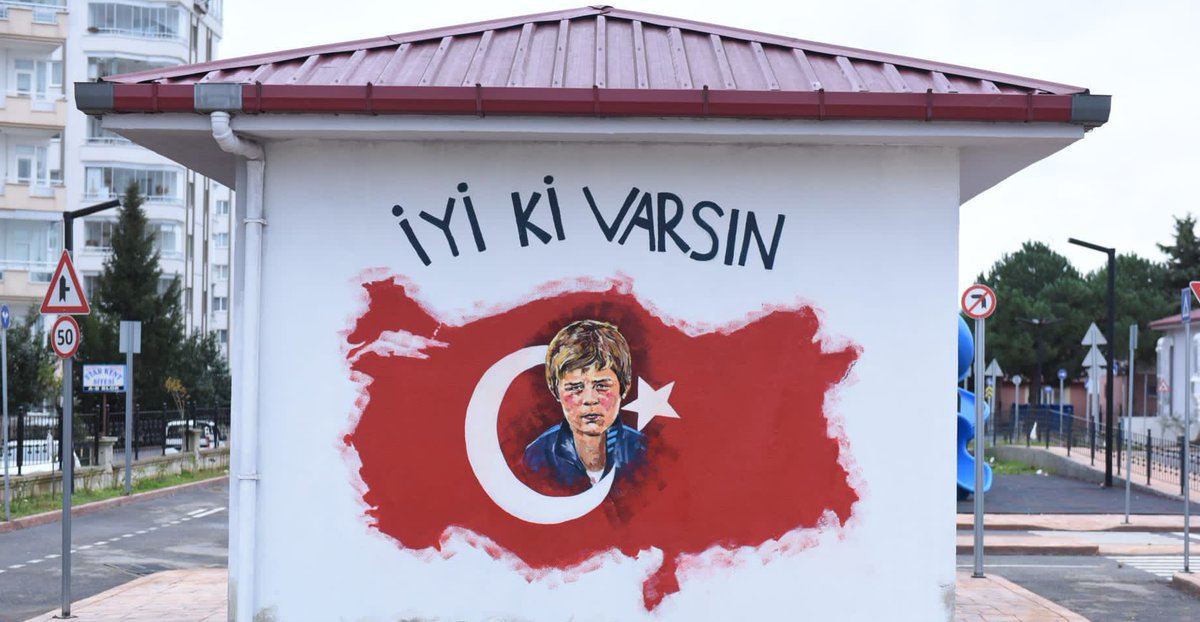 AskinToren1's tweet photo. Yıldızsın aysın , Eren iyi ki varsın!

Adınla bin yaşa. Koca yürekli yiğit kardeşim. #iyikivarsınEren https://t.co/BBhY0VXzaK