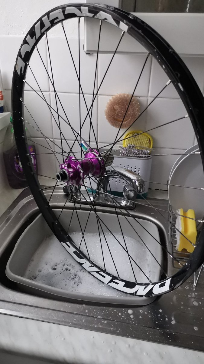 ChrisMason1066's tweet photo. #absolutemtb1 #absolutemtb #mtb #mountainbiking #raceface #hope #hopePro4 ssshhh don't tell the gf ๐๐ https://t.co/aoJ4WBPHtm