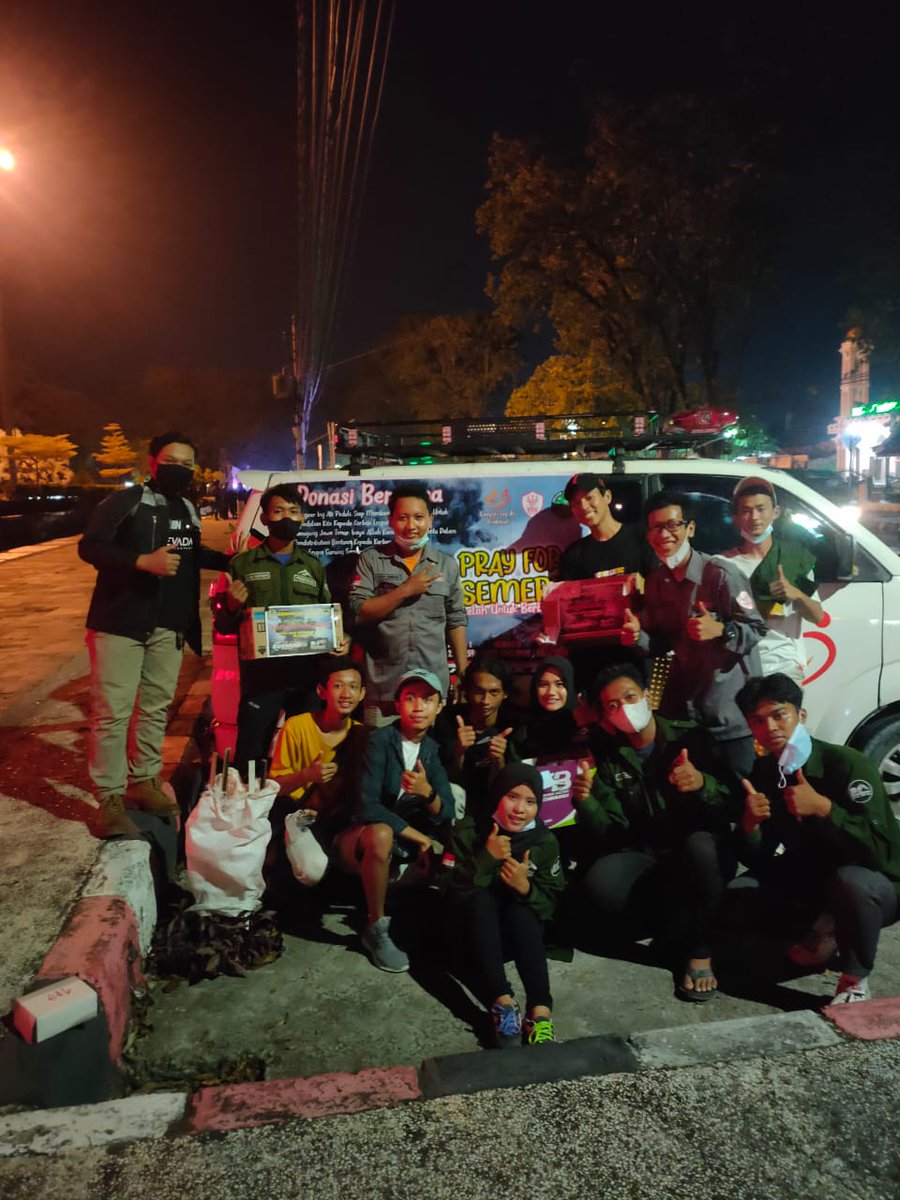 Viani_98's tweet photo. Mlm yg indah https://t.co/V3cREvkXJ0