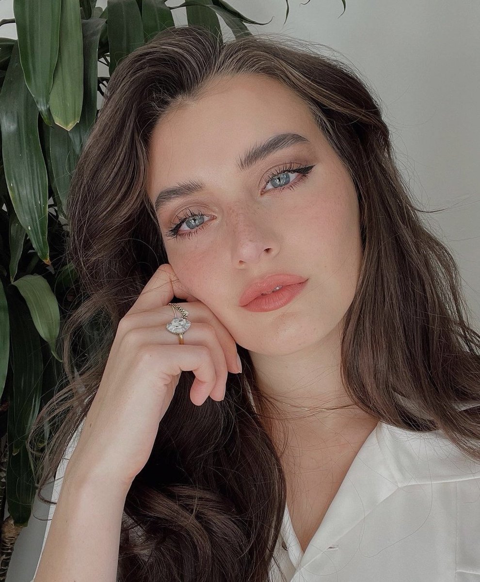 gingxrsug's tweet photo. 𝑺𝒐 𝑰 𝒓𝒊𝒔𝒌 𝒊𝒕 𝒂𝒍𝒍 𝒋𝒖𝒔𝒕 𝒕𝒐 𝒃𝒆 𝒘𝒊𝒕𝒉 𝒚𝒐𝒖 𝒂𝒏𝒅 𝒇𝒐𝒓 𝒕𝒉𝒊𝒔 𝒍𝒊𝒇𝒆 𝒘𝒆 𝒄𝒉𝒐𝒐𝒔𝒆.
𝑯𝒂𝒏𝒅 𝒊𝒏 𝒎𝒚 𝒉𝒂𝒏𝒅 𝒂𝒏𝒅 𝒚𝒐𝒖 𝒑𝒓𝒐𝒎𝒊𝒔𝒆𝒅 𝒕𝒐 𝒏𝒆𝒗𝒆𝒓 𝒍𝒆𝒕 𝒈𝒐.

No había otra respuesta: 𝗦í, 𝗾𝘂𝗶𝗲𝗿𝗼 💍 https://t.co/nNYI3LyxGr