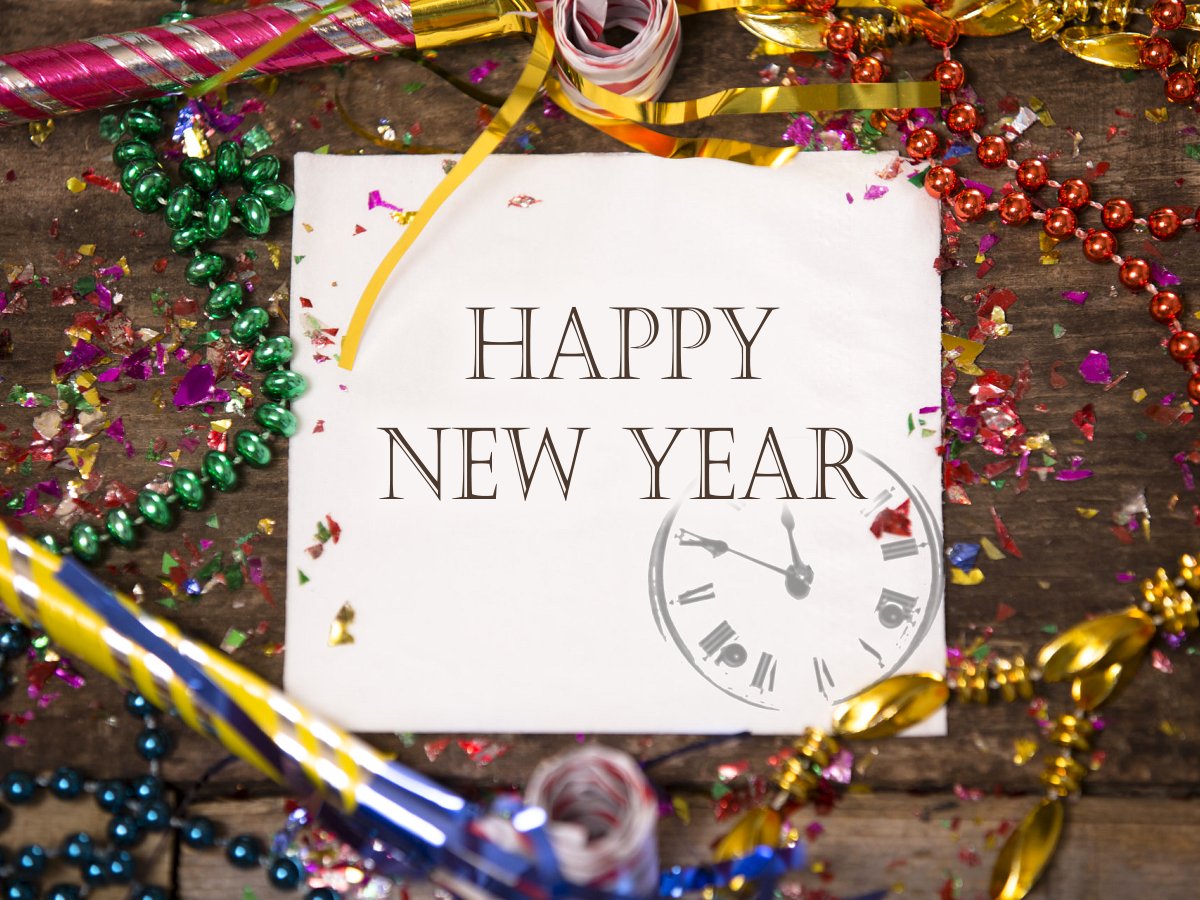 OAusburne's tweet photo. Let's make this year the best one ever. #HappyNewYear #celebrate https://t.co/tqiVzY3zt7
