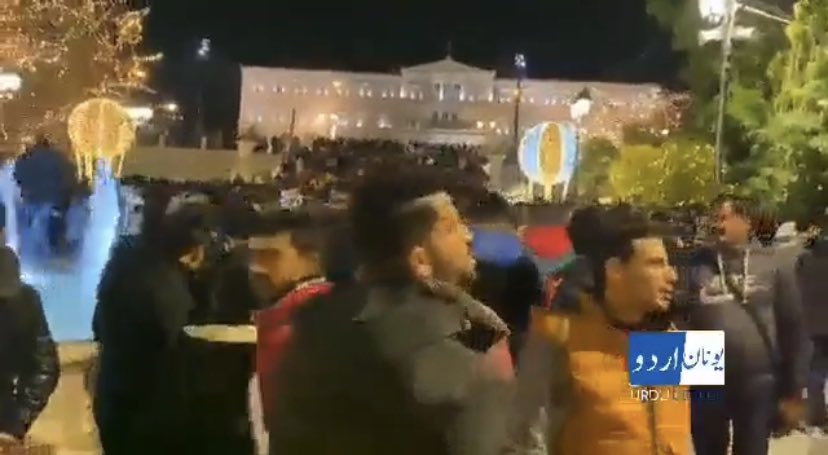 bogdanosk's tweet photo. Η χθεσινή εικόνα μαρτυρά:
1) Το μέγεθος της εισβολής
2) Ότι οι εισβολείς απολαμβάνουν πιο πολλά δικαιώματα από τους γηγενείς.

Ό,τι για σένα απαγορεύεται δια προστίμου ή ροπάλου, για αυτούς επιτρέπεται άνευ οχλήσεως.

Το 22 δείχνει ήδη τον δρόμο:
Για την Ελλάδα και την Ελευθερία! https://t.co/6Dy1ZQDG7m