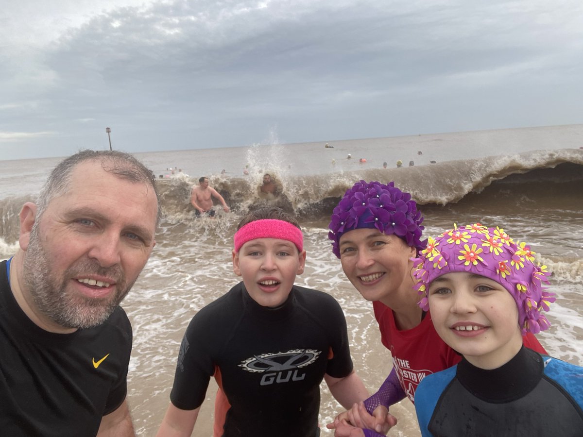 Kevinffisher's tweet photo. Spending time with the family (teen daughter spectating) with a charity dip in the North Sea  for @hornsea_rescue. #HappyNewYear everyone!! https://t.co/xprhkgMvHA