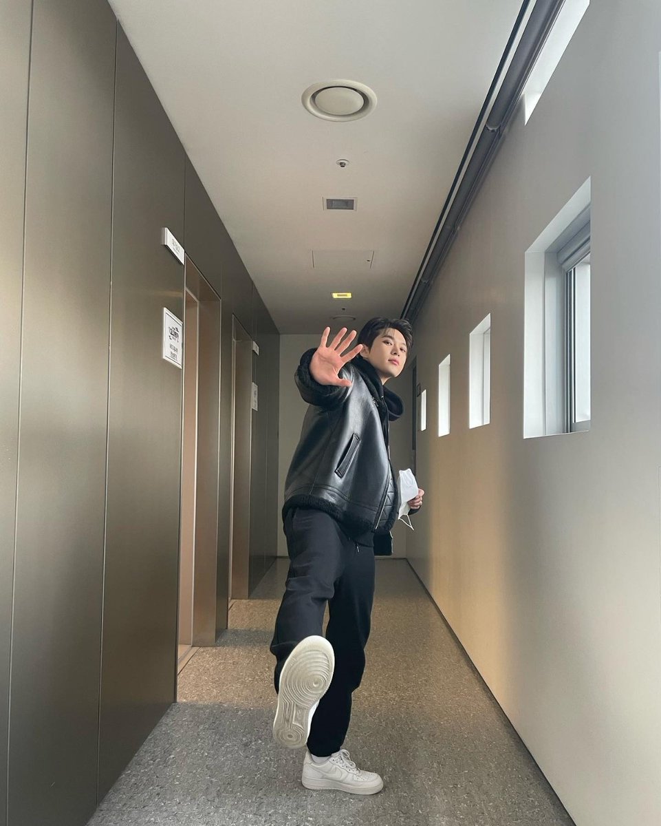 KDYMMN's tweet photo. #DOYOUNG #도영 #MINA #미나 #NCT #TWICE https://t.co/w2mlRnbgUm