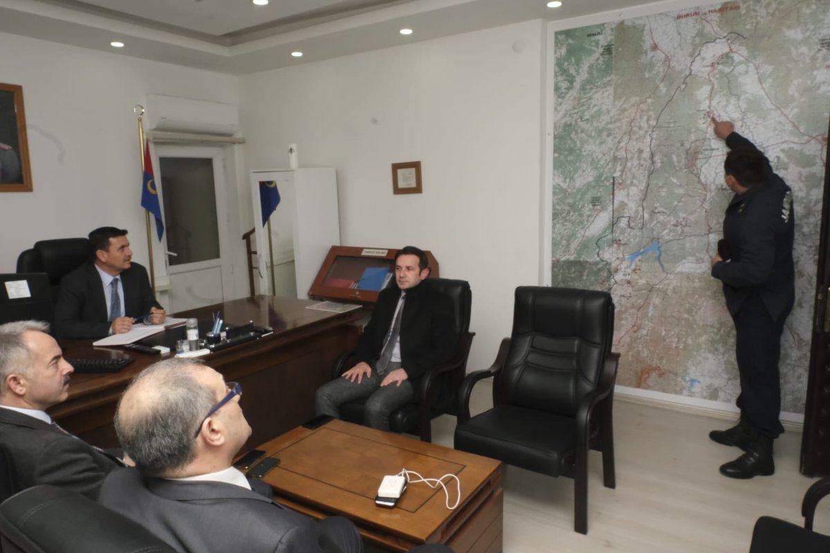 golhisarkymkmlk's tweet photo. Burdur Valimiz Sayın Ali Arslantaş ilçemizde vatandaşlarımızın yılbaşı gecesini huzur ve güven ortamı içerisinde geçirmelerini sağlamak amacıyla uygulamaya konulan tedbirleri yerinde denetledi. https://t.co/eLEb1KYIxV