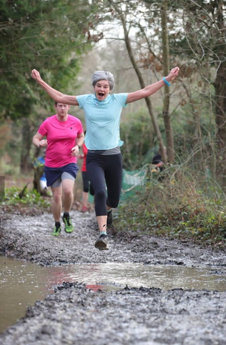 ChristinaDove7's tweet image. Happy New Year twitterfam
.
Let's make 2022 a great year.
.
Kicked off the new year with #parkrun, loved it!
💦🏃‍♀️😂👍💙
#merceractive #ukrunchat #loverunning #goals #dovedynamics