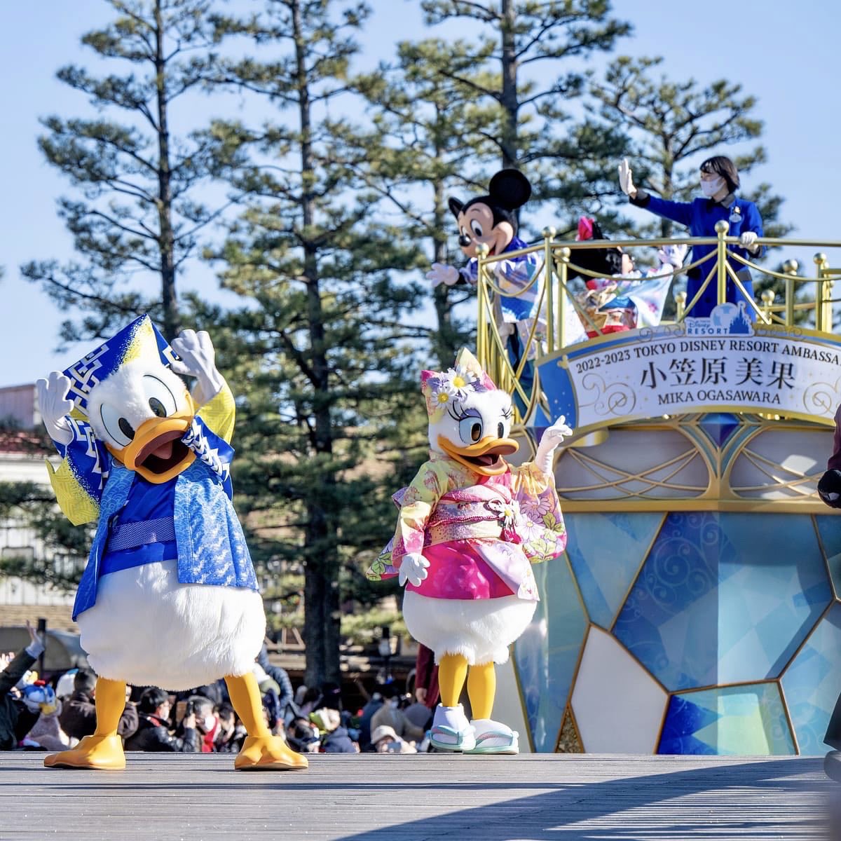 Mezzomikiのディズニーブログ 東京ディズニーランド ミッキー フレンズのグリーティングパレード ハッピーニューイヤー 本日より公演スタート T Co 6chywqemhi T Co Apej8q0yee Twitter