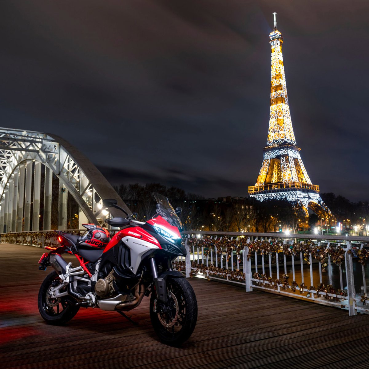 DucatiUK's tweet photo. Happy new year Ducatisti!

Ride into the New Year with the Multistrada V4 and leave no path unexplored!

#Ducati #MultistradaV4 #RuleAllRoads #HappyNewYear https://t.co/7AFtZfbmes