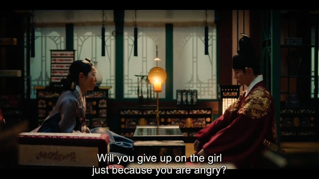 luvinhallyu_'s tweet photo. So it was his mother who put back Sung Deok im to the palace. Because she saw that she's the only one who can make her son happy 😔

#TheRedSleeveEp15 #TheRedSleeve #RedSleeveCuff #LeeJunHo #LeeSeYoung https://t.co/tRTRr9fARb