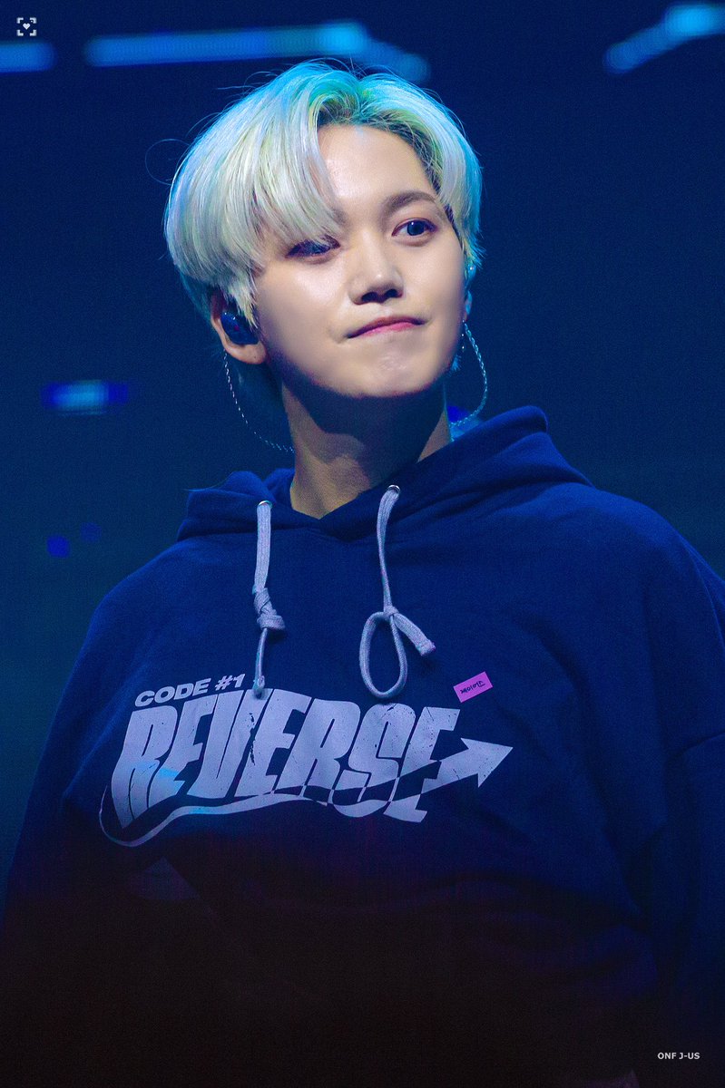 리버스 콘서트
보고싶어 사랑해🥰
#제이어스 #온앤오프 #ONF #승준레터