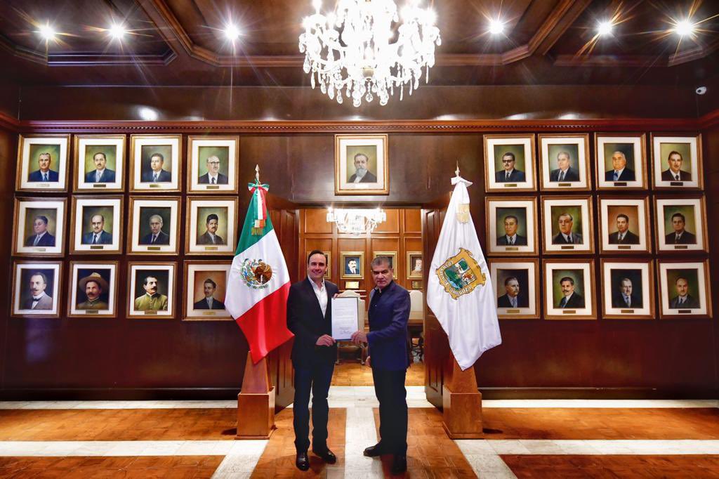 Hoy he nombrado a <a href="/manolojim/">Manolo Jiménez Salinas</a> como nuevo Secretario de Inclusión y Desarrollo Social de Coahuila, con quien estaremos impulsando grandes proyectos en favor de las familias coahuilenses.