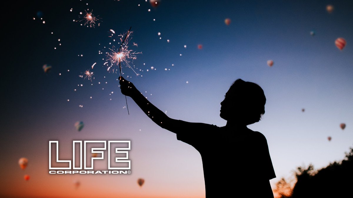 LIFEcorporation's tweet photo. Happy New Year! ✨🥳
#2022 #happynewyear https://t.co/1ztQLvpYTv