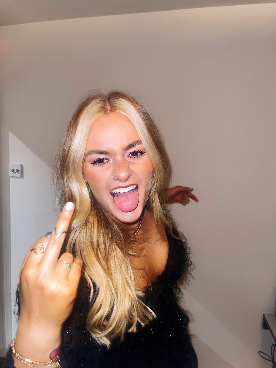 grace davies tweet media