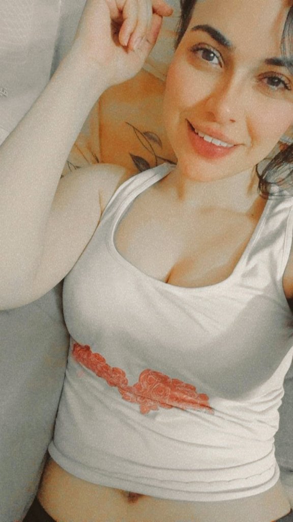 عايزة اكمل 10k النهاردة معرفش ازاي ينفع ولا كتير عليااا 😭❤
كله يعمل ريتويت