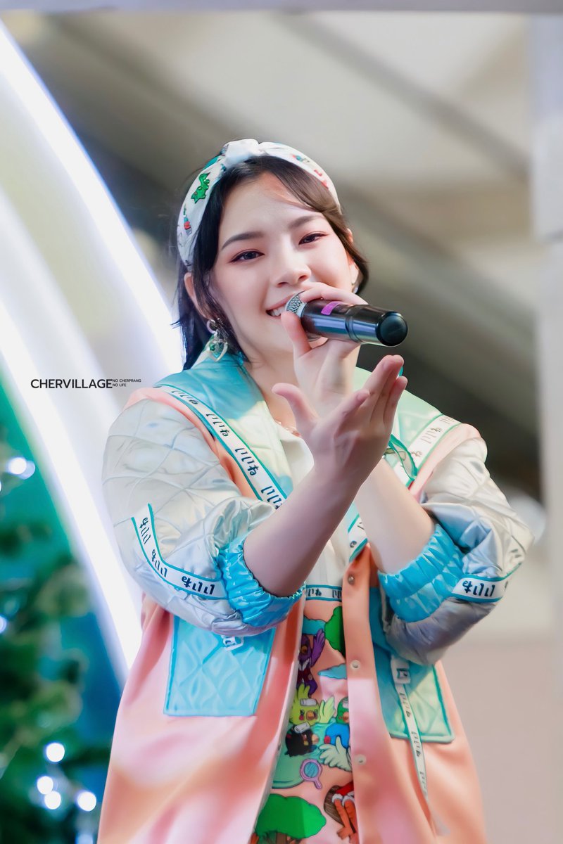 Chervillage48's tweet photo. HNY 2022🐱🥰🎊 I hope that the new year will be the best year of your life. May all your dreams come true and all your hopes be fulfilled!
#CherprangBNK48
#GoGo2022WithCher https://t.co/aDsIbyNHjW