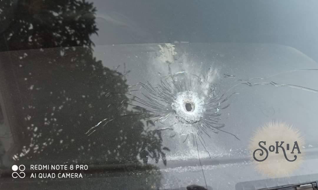 On December 31, around 10:25 pm, drunk Junta Terrorists opened fire on some bystanders at the Joint Ward 4 office in South Okkalapa Township. No one was hurt, but the cars in the area were. #2022Jan1Coup #WhatsHappeningInMyanmar #MilkTeaAlliance