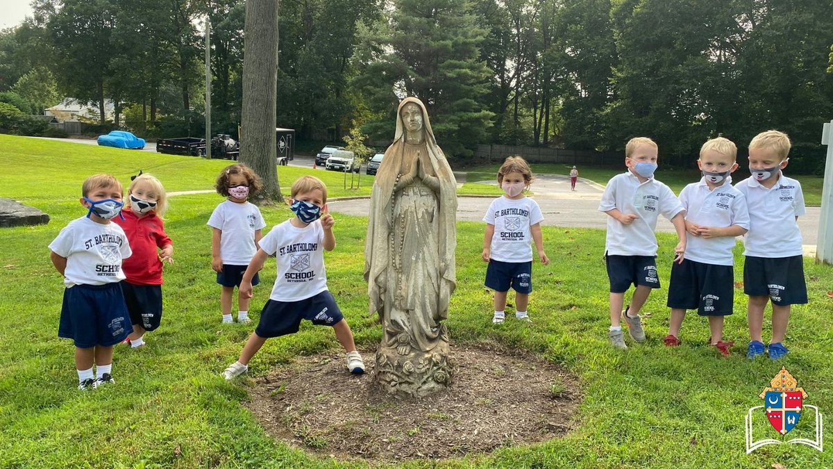 ADWCathSchools's tweet photo. May the Holy Mother of God watch over and protect our #ADWcomUNITY in 2022. Happy New Year!
Que María santísima proteja a toda nuestra #ADWcomUNIDAD este 2022 ¡Feliz año nuevo! https://t.co/NDLe5Vdq2O