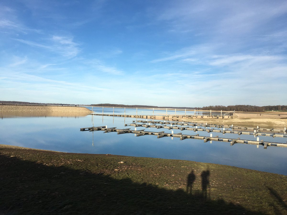 G27Marco's tweet photo. Notre #lac de la #foretdorient #aube #champagne un premier janvier , sans vent , 15 degrés! Vous avez dit #hiver?! https://t.co/cNkAdHMDHl