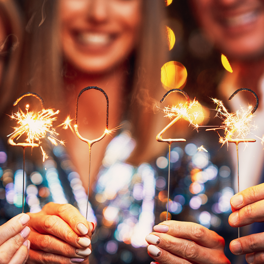 wecoveryourgear's tweet photo. Happy New Year from all of us at Classic Accessories! We hope 2022 is full of happy moments, new opportunities, and plenty of outdoor adventures!

#2022 #happynewyear #feeling22 #twinstarhome #classicaccessories #DiscoverMoreTimeOutdoors https://t.co/hTDKddgZfl