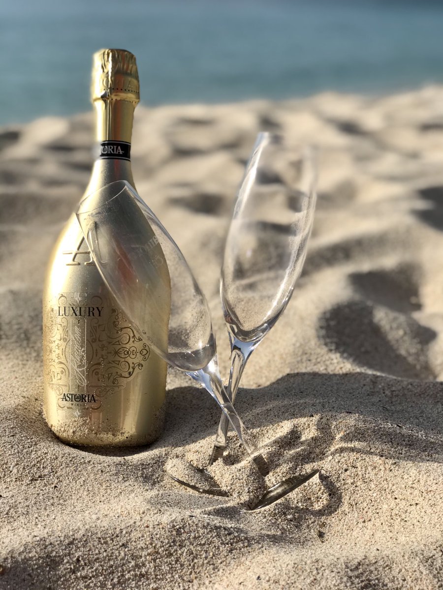 Happy New Year!

#2022 #goodbye2021 #beaches #cheers #bubbles #paradise #islandliving #bvi