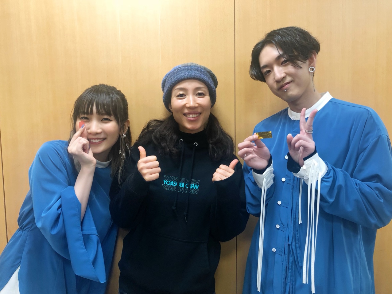 花れん 21年 22年への瞬間も Yoasobiチームとハッピーな年越しができました 年紅白から21年紅白までの このお二人の変化は私には想像もできないもの りらちゃんもたくさんの進化を見せてくれました 22年もお二人が羽ばたく姿を見るのが