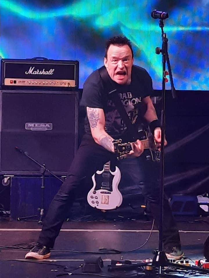 TheExpletivesUK's tweet photo. A Happy New  year from  The Expletives!  51 shows completed  since May  a whole new bunch of venues  smashed in and  feverish enthusiasm waiting in the wings  for 2022.    See  you  end of January  when the  Relentless Bastards  Tour   rolls back on. #punktribute https://t.co/WvsalRh3Ev
