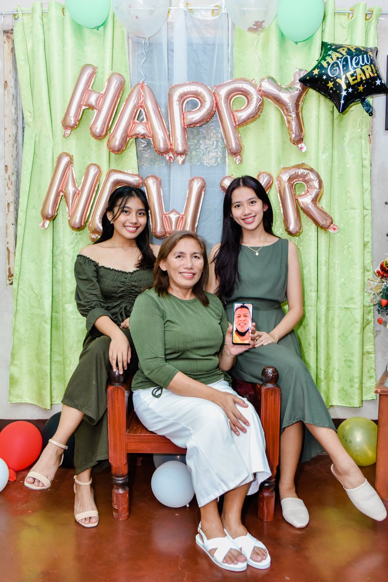 loodmrln's tweet photo. Happy New Year! https://t.co/RPImt2387V