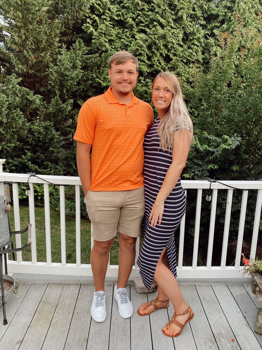 shayweinfurtner's tweet photo. 2021: definitely a crazy and busy year but couldn’t have done it without you!
You still mean the absolute world to me and still never fail to show me everyday how loved i am. 
I can’t wait to see what happens for us in 2022😉
I love you. Beyond blessed💗 https://t.co/KjTOgzzxWI