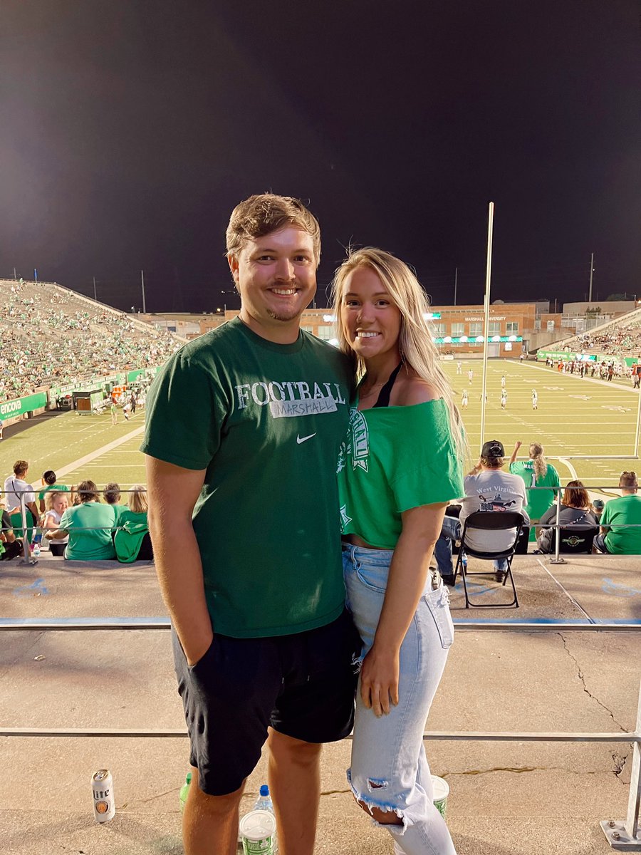 shayweinfurtner's tweet photo. 2021: definitely a crazy and busy year but couldn’t have done it without you!
You still mean the absolute world to me and still never fail to show me everyday how loved i am. 
I can’t wait to see what happens for us in 2022😉
I love you. Beyond blessed💗 https://t.co/KjTOgzzxWI