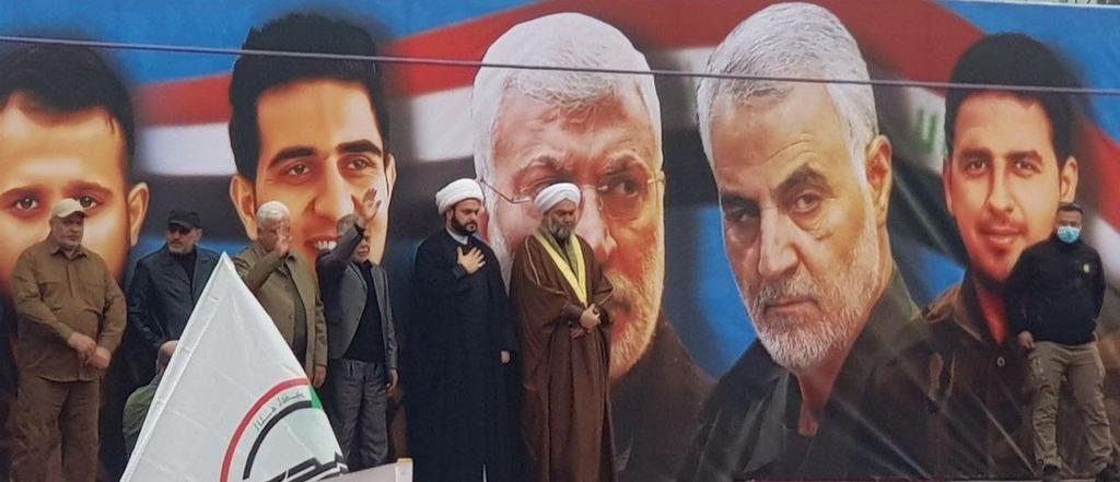 Alqaiser_97's tweet photo. بس لو اعرف
ليش السيد مقتدى
ما يحضر مهرجانات الشرف؟ 
مثل مهرجان اليوم الخاص باستشهاد قادة النصر ابو مهدي المهندس والحاج قاسم سليماني؟ 

#مليونية_الشهادة_والسيادة https://t.co/0EakMvr857