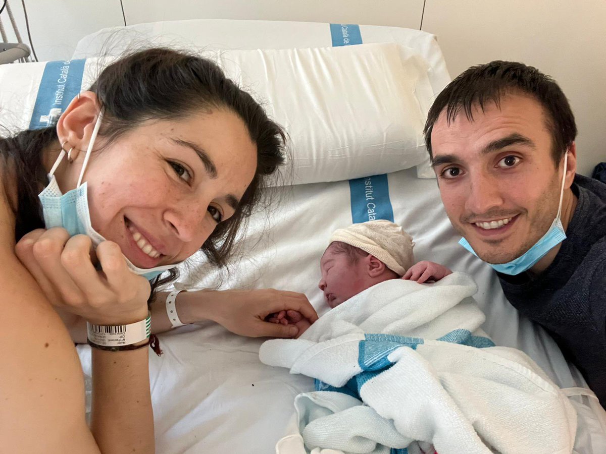 hgermanstrias's tweet photo. En Lur és el primer nadó nascut a l’Hospital aquest 2022. Fill del Dani i l'Henard, ha nascut a les 4.10 del matí i ha pesat 4040 gr. Moltes felicitats família i molt bona entrada d’any! https://t.co/65LUxxMPx0