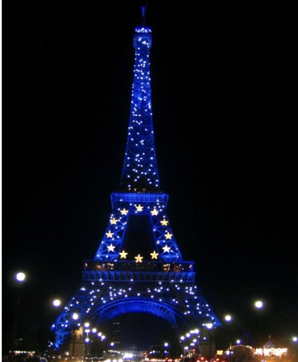 ParisArtDeVivre's tweet image. Happy New Year 2❤️22 
#Paris #Eiffeltour