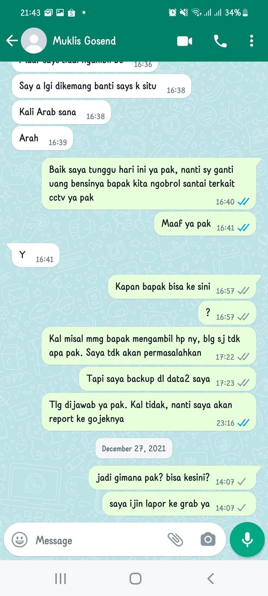 faamakna's tweet photo. @gojekindonesia Komplen ama @gojekindonesia ama @tokopedia soal kemalingan hape sama mitra gojeknya uda seminggu ga ada tindakan. Adanya minta bukti mulu,bolakbalik minta bukti. Ni sekalian ku spill aj nm gojeknya ( pak Muklis +62 821-1540-0612), ambil hpku diteras rumah. Biar netizen yg gerak. https://t.co/0mFnsuFE4Q